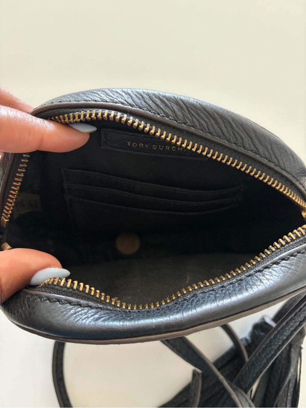 Tory Burch Black Pebbled Leather Oval purse with Tassel - Picture 5 of 7